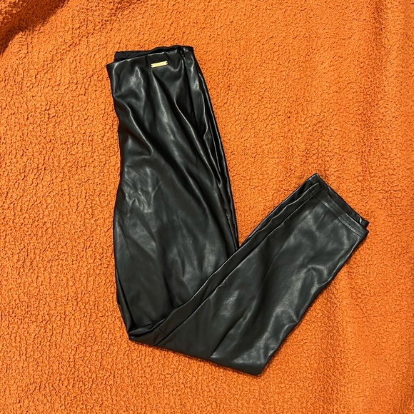 Vegan Leather High-Waisted Legging - Picture 4 of 12